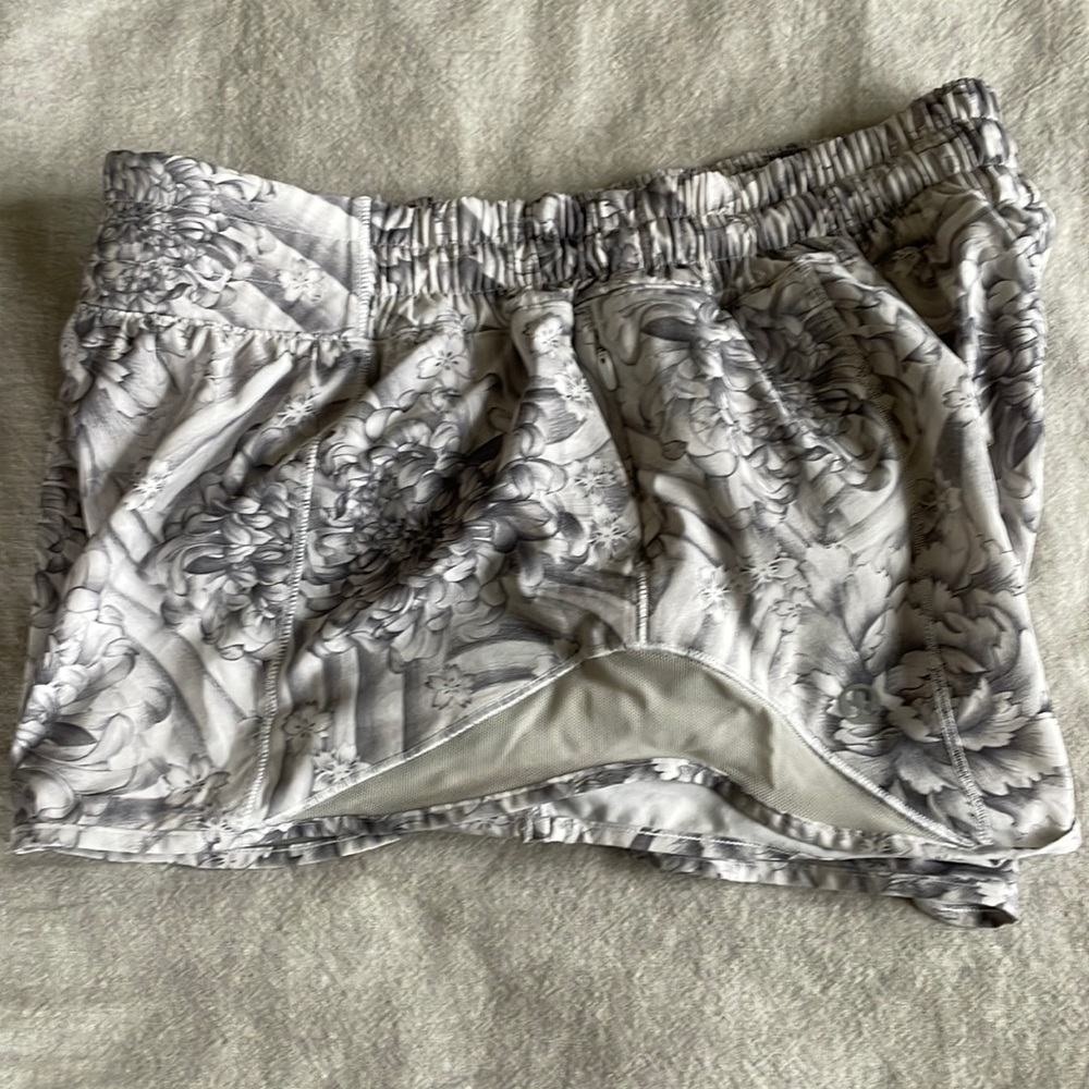 Lululemon Hotty Hot low rise